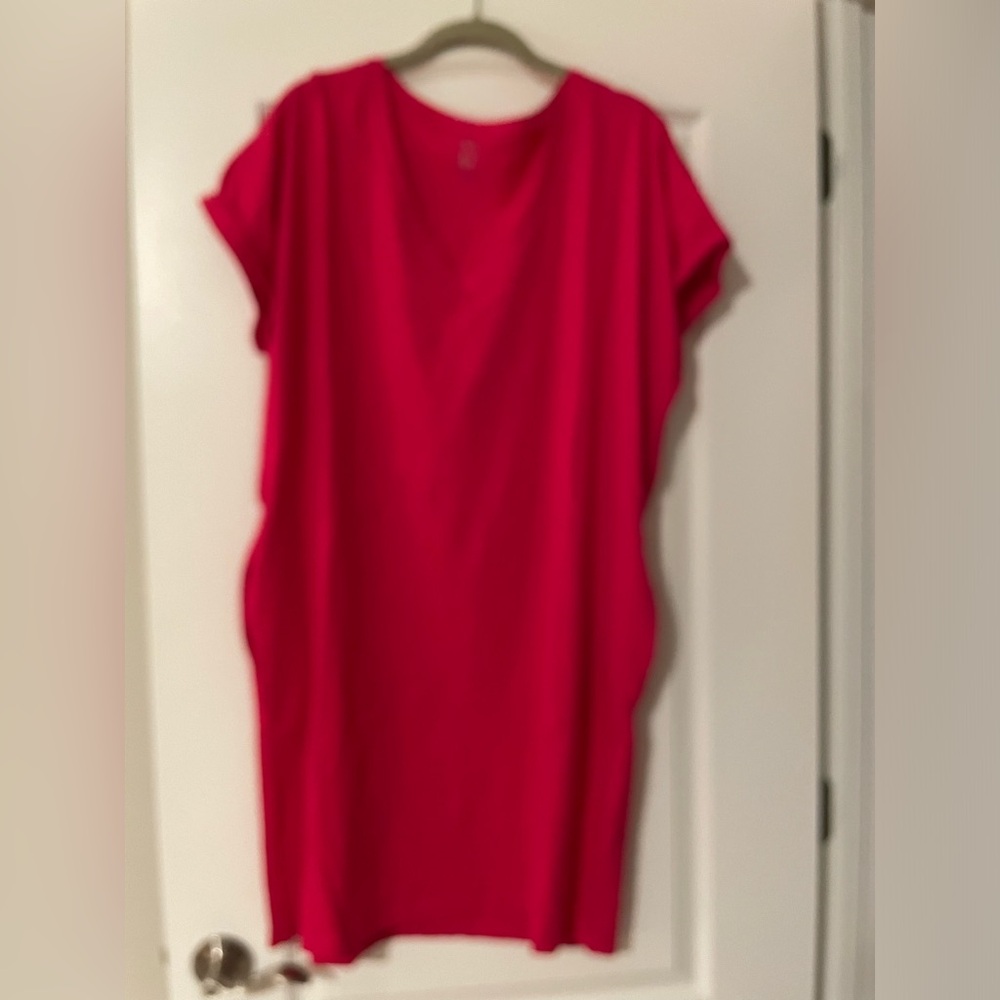 New York & Co red V neck t shirt dress. NWOT. Size L